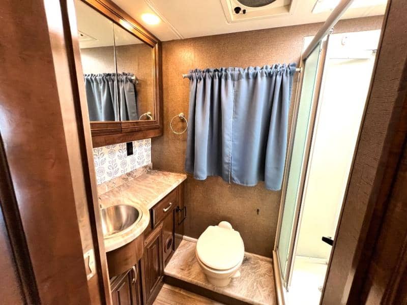 2019 Thor Motor Coach 2019 Thor Motor Coach Palazzo - thumbnail 46