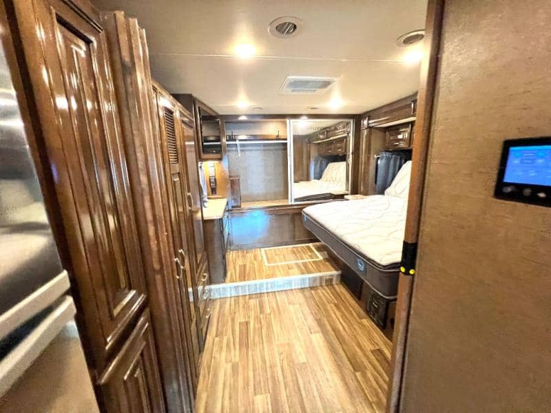 2019 Thor Motor Coach 2019 Thor Motor Coach Palazzo - thumbnail 52