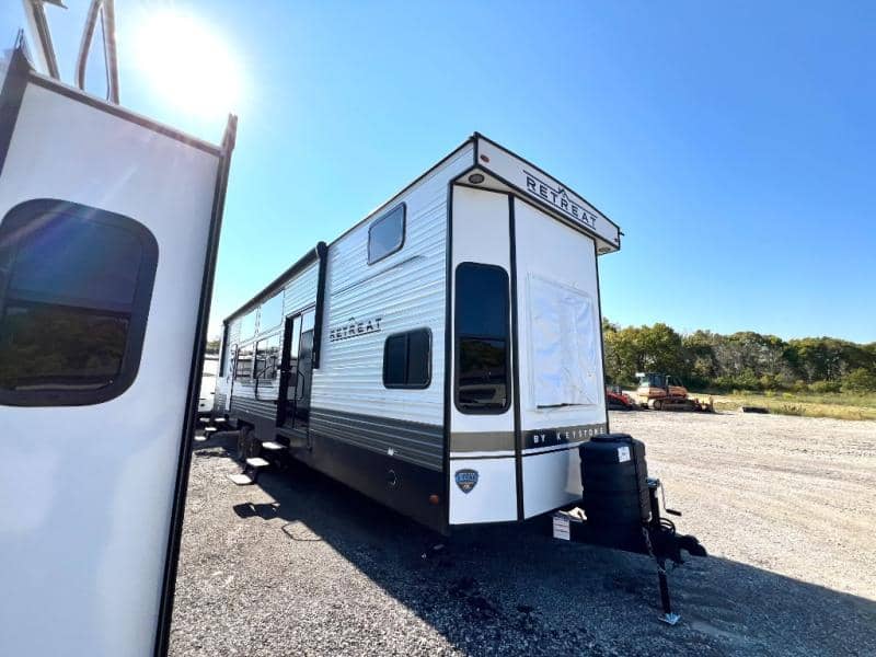 2025 Keystone RV 2025 Keystone RV Retreat - thumbnail 5