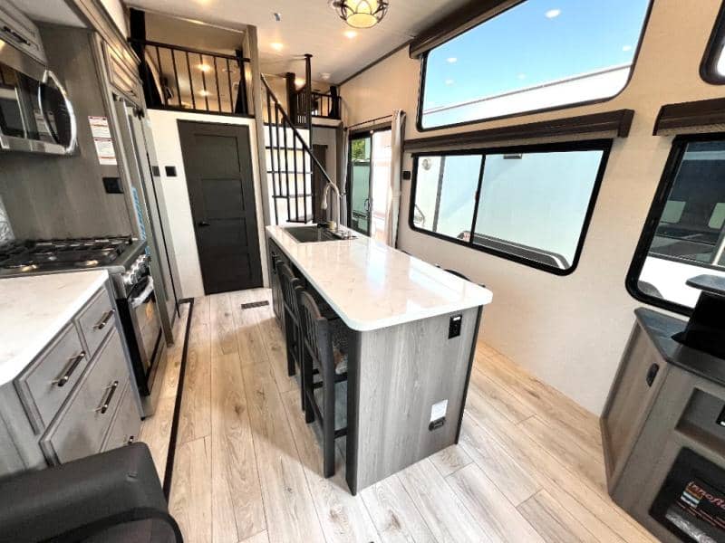 2025 Keystone RV 2025 Keystone RV Retreat - thumbnail 19