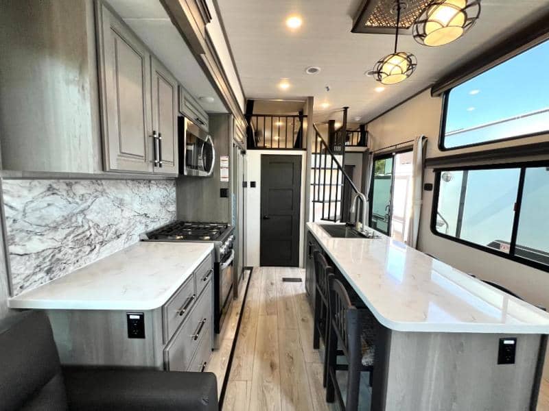 2025 Keystone RV 2025 Keystone RV Retreat - thumbnail 21