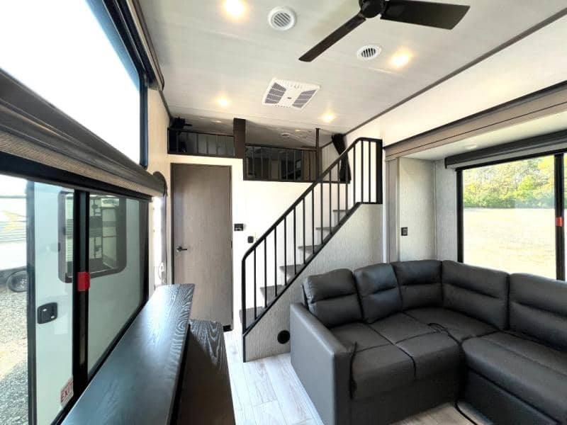 2025 Keystone RV 2025 Keystone RV Retreat - thumbnail 31