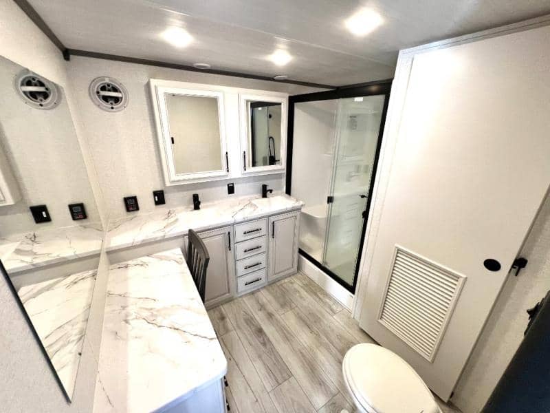 2025 Keystone RV 2025 Keystone RV Retreat - thumbnail 34