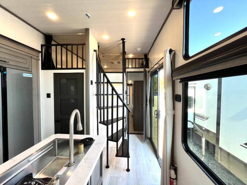 2025 Keystone RV 2025 Keystone RV Retreat - thumbnail 44