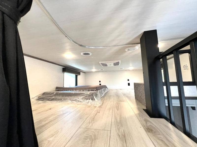 2025 Keystone RV 2025 Keystone RV Retreat - thumbnail 45