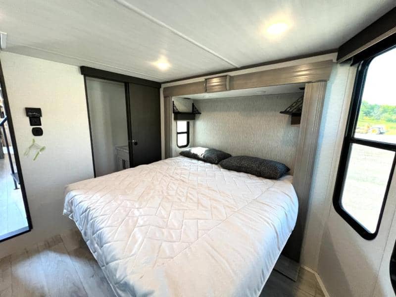 2025 Keystone RV 2025 Keystone RV Retreat - thumbnail 51