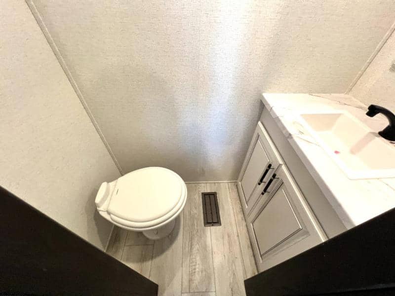 2025 Keystone RV 2025 Keystone RV Retreat - thumbnail 56