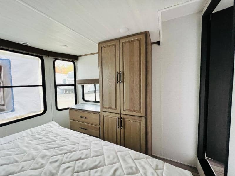 2025 Keystone RV 2025 Keystone RV Residence - thumbnail 4