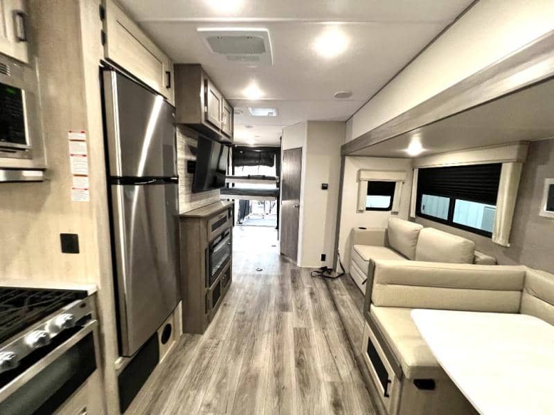 2025 Coachmen 2025 Coachmen Catalina Trail Blazer - thumbnail 37