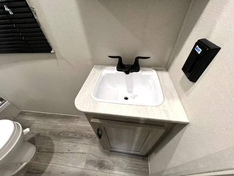 2025 Coachmen 2025 Coachmen Catalina Trail Blazer - thumbnail 43