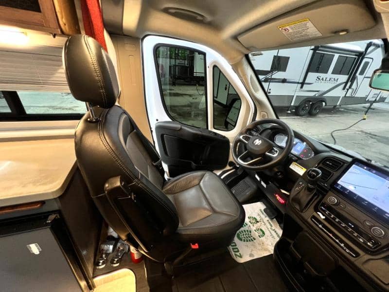 2023 Winnebago 2023 Winnebago Roamer - thumbnail 19