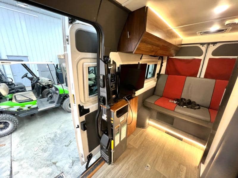 2023 Winnebago 2023 Winnebago Roamer - thumbnail 25