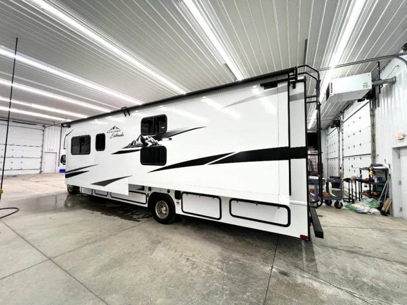 2024 East to West 2024 East to West Entrada - thumbnail 5