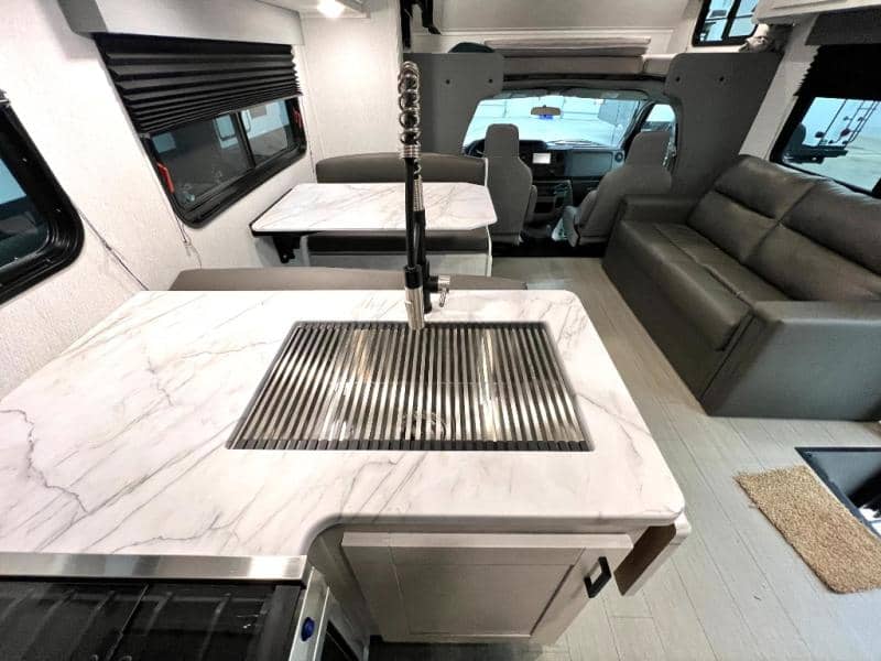 2024 East to West 2024 East to West Entrada - thumbnail 28