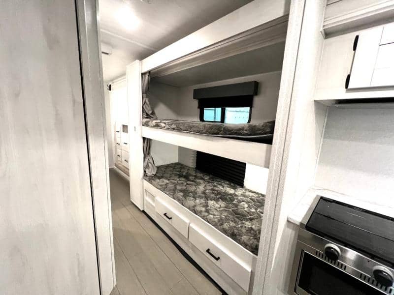 2024 East to West 2024 East to West Entrada - thumbnail 32