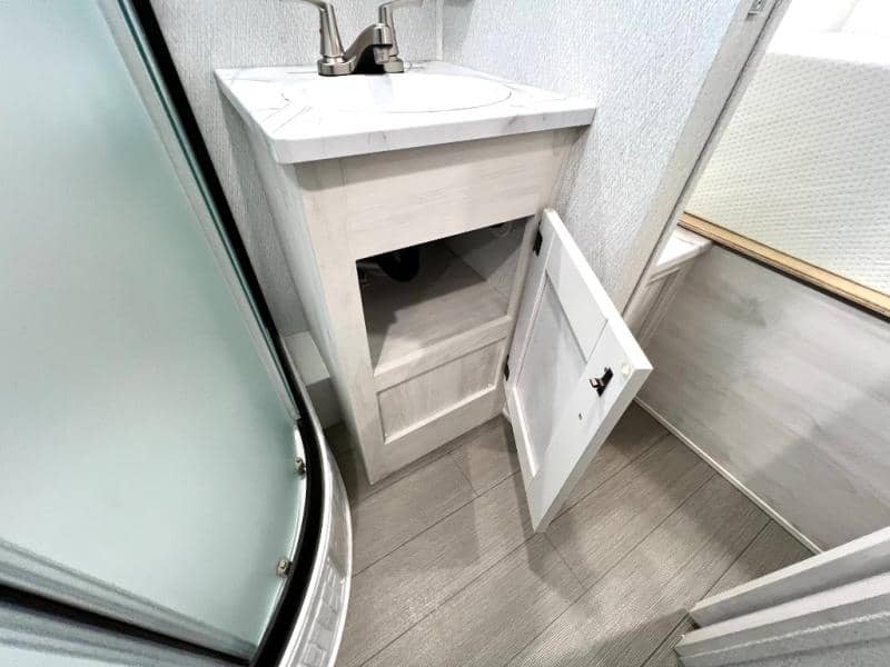 2024 East to West 2024 East to West Entrada - thumbnail 39