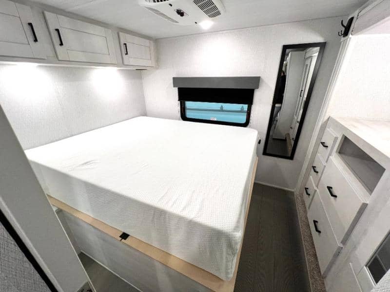 2024 East to West 2024 East to West Entrada - thumbnail 41