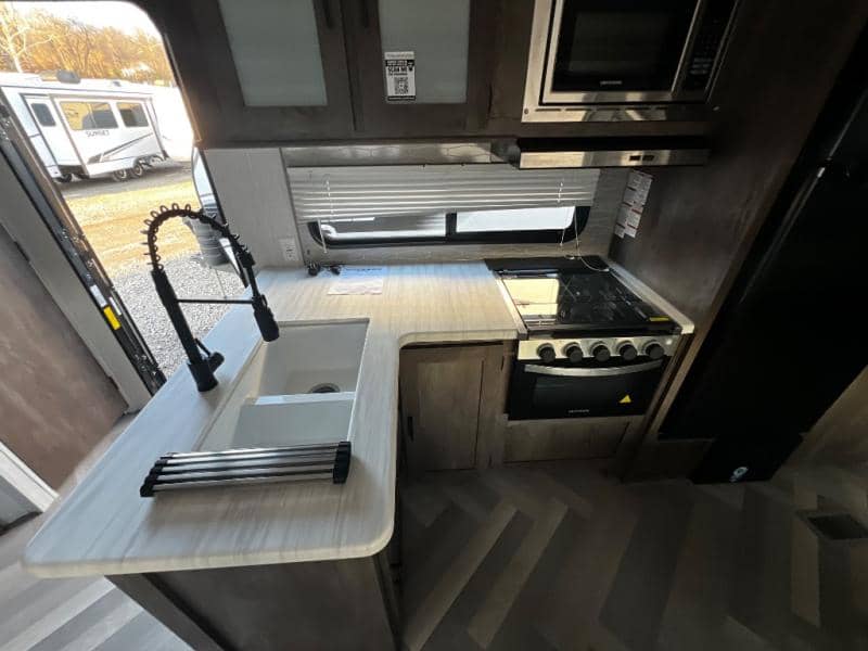 2022 Forest River 2022 Forest River Wildwood - thumbnail 17