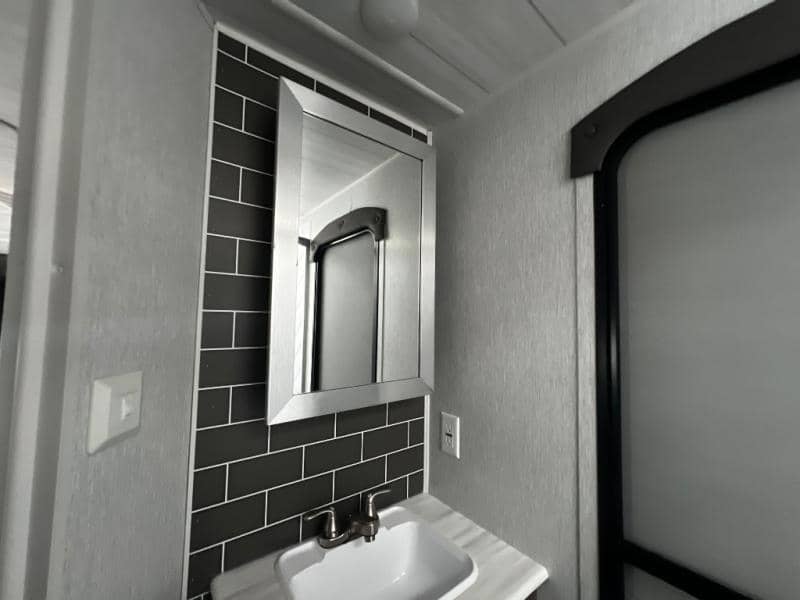 2022 Forest River 2022 Forest River Wildwood - thumbnail 24