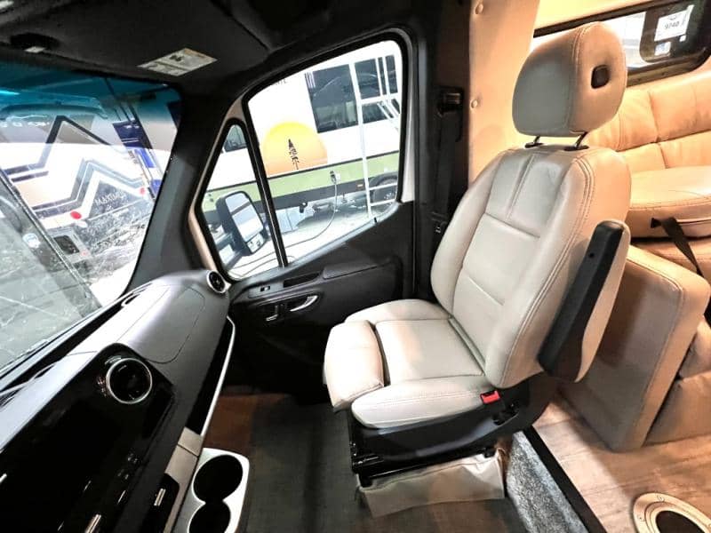 2024 Thor Motor Coach 2024 Thor Motor Coach Tiburon - thumbnail 25