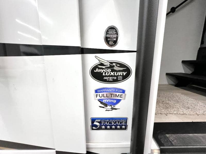 2026 Jayco 2026 Jayco Pinnacle - thumbnail 12