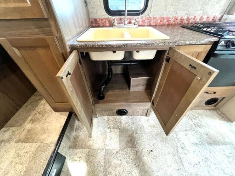 2017 Coachmen 2017 Coachmen Freelander - thumbnail 23