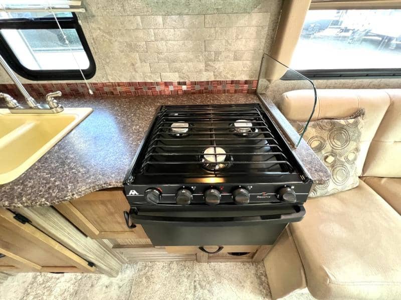 2017 Coachmen 2017 Coachmen Freelander - thumbnail 25