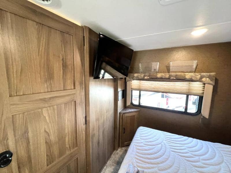 2017 Coachmen 2017 Coachmen Freelander - thumbnail 32