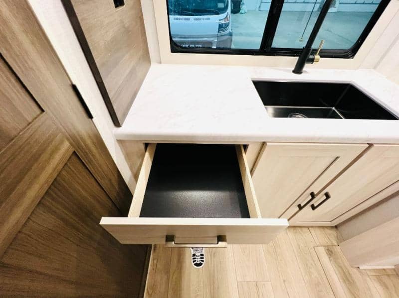 2026 Forest River 2026 Forest River Surveyor Legend - thumbnail 15