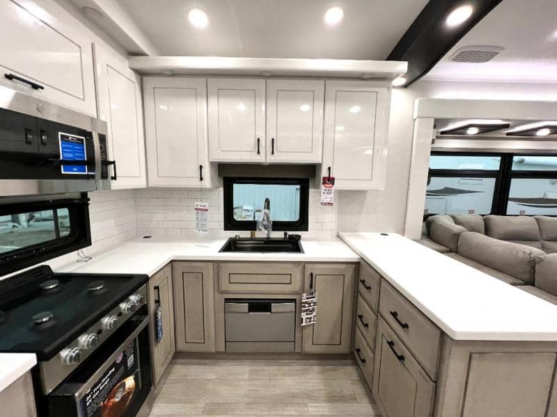 2026 Jayco 2026 Jayco Pinnacle - thumbnail 10