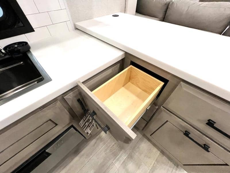 2026 Jayco 2026 Jayco Pinnacle - thumbnail 13