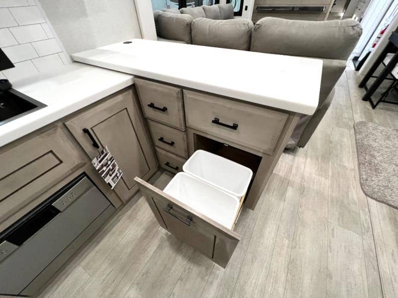 2026 Jayco 2026 Jayco Pinnacle - thumbnail 14