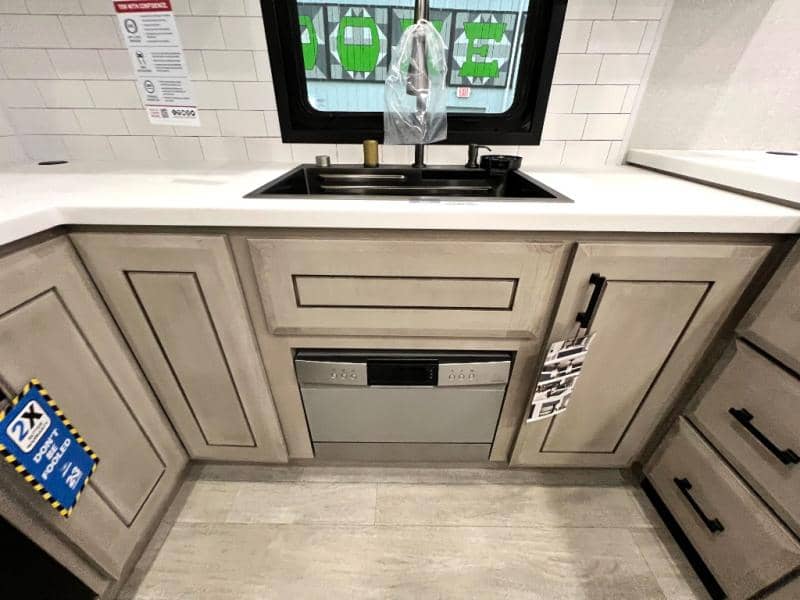 2026 Jayco 2026 Jayco Pinnacle - thumbnail 16