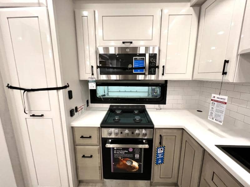 2026 Jayco 2026 Jayco Pinnacle - thumbnail 17