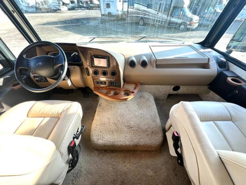 2012 Winnebago 2012 Winnebago Adventurer - thumbnail 5