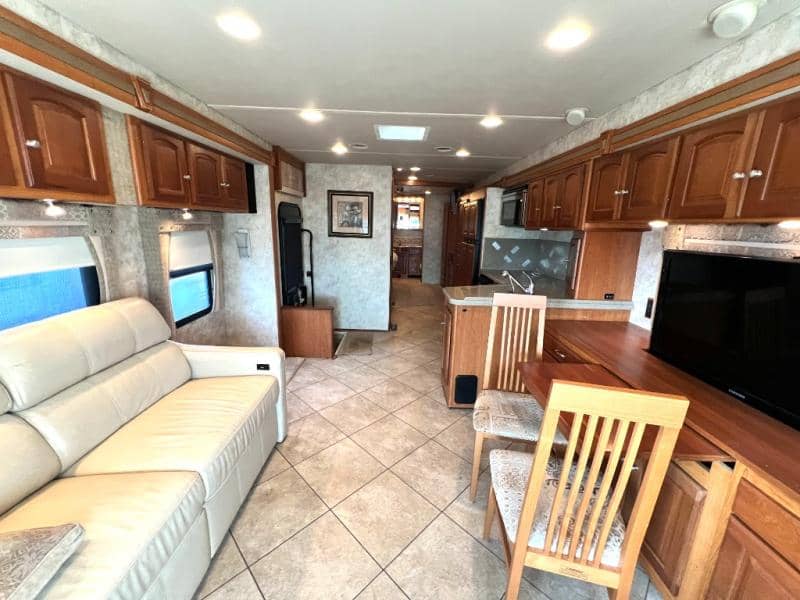 2012 Winnebago 2012 Winnebago Adventurer - thumbnail 13