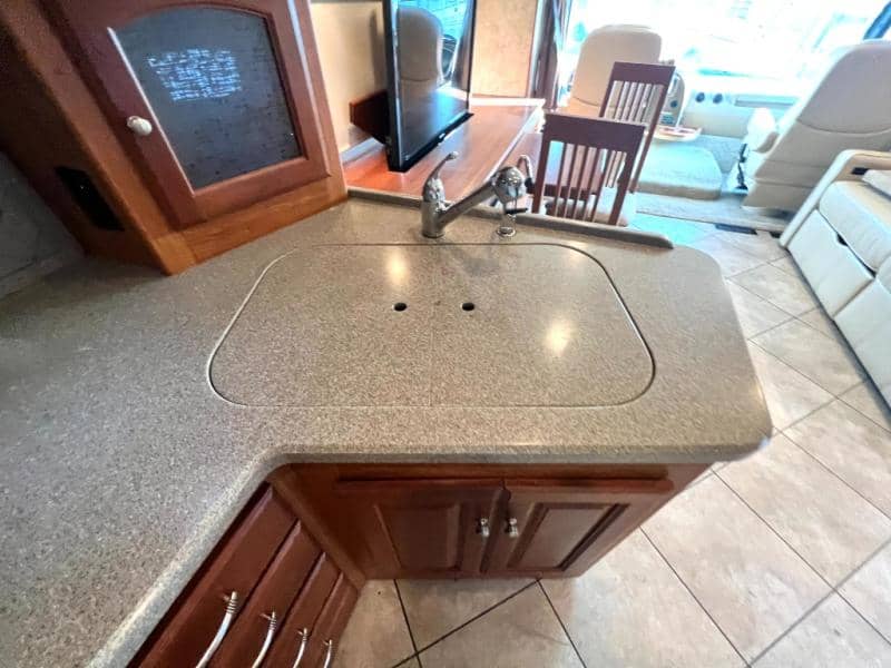 2012 Winnebago 2012 Winnebago Adventurer - thumbnail 23