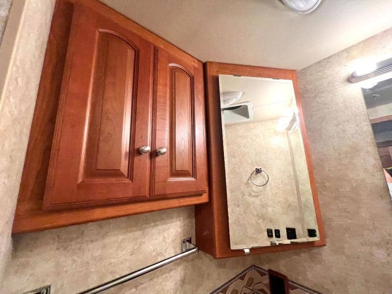 2012 Winnebago 2012 Winnebago Adventurer - thumbnail 31