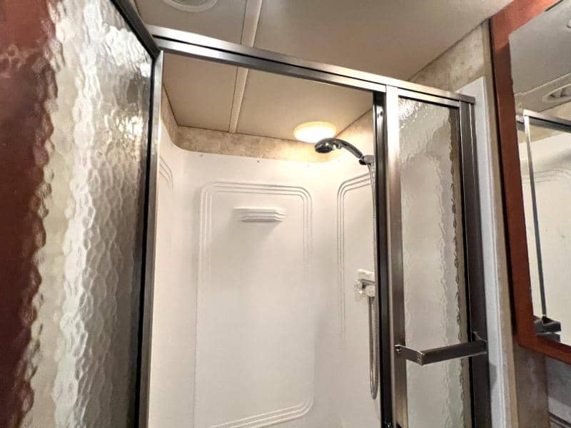 2012 Winnebago 2012 Winnebago Adventurer - thumbnail 44