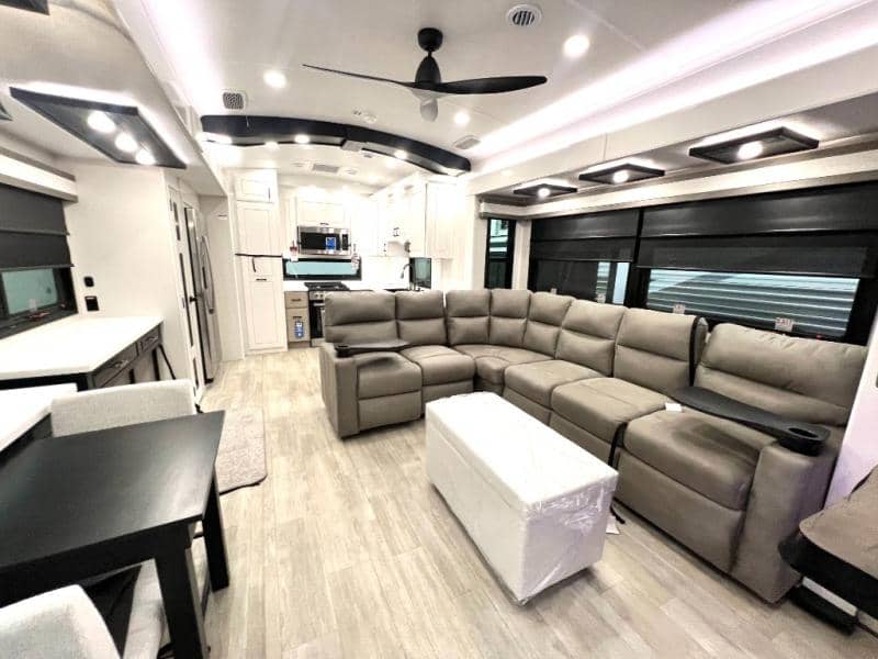 2026 Jayco 2026 Jayco Pinnacle - thumbnail 16