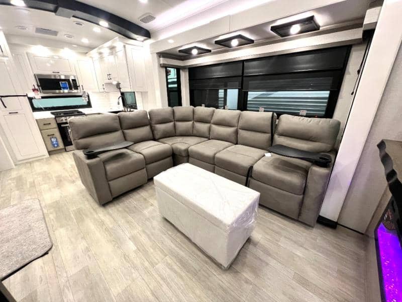 2026 Jayco 2026 Jayco Pinnacle - thumbnail 17