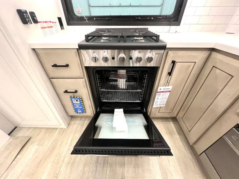 2026 Jayco 2026 Jayco Pinnacle - thumbnail 36