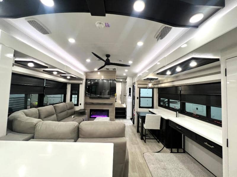 2026 Jayco 2026 Jayco Pinnacle - thumbnail 37