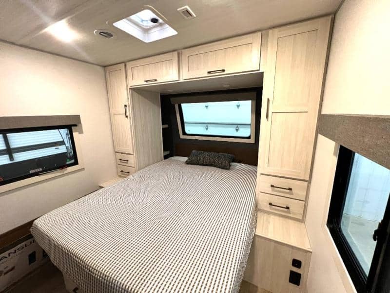 2026 Forest River 2026 Forest River Surveyor Legend - thumbnail 36