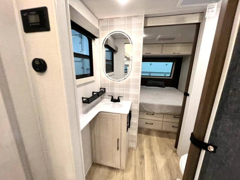 2026 Forest River 2026 Forest River Surveyor Legend - thumbnail 33