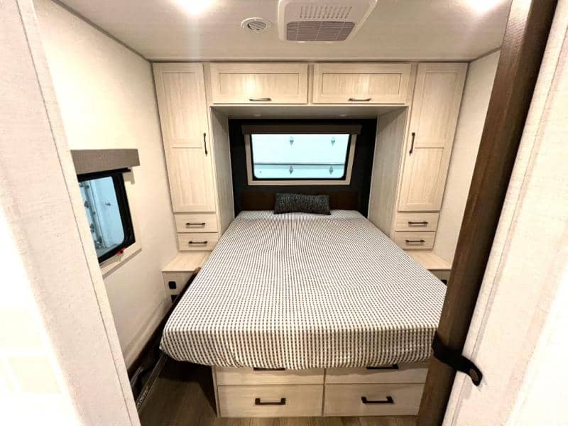 2026 Forest River 2026 Forest River Surveyor Legend - thumbnail 40