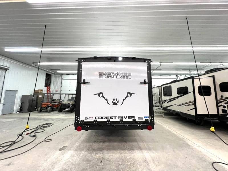 2025 Forest River 2025 Forest River Cherokee Grey Wolf Black Label - thumbnail 5
