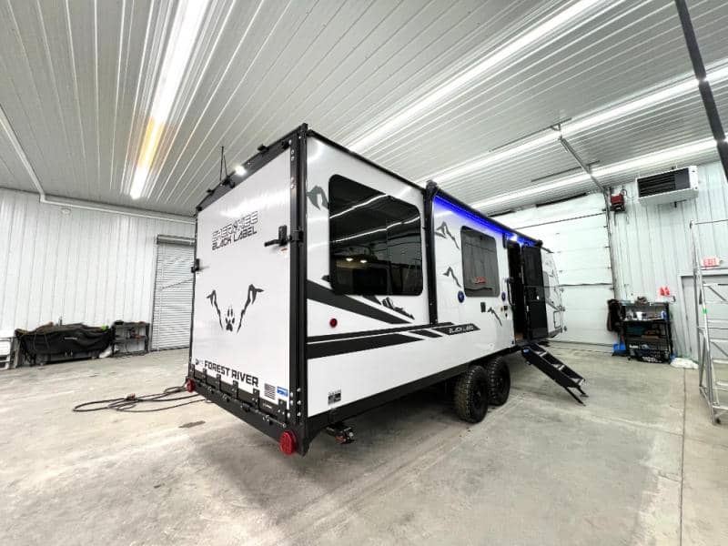 2025 Forest River 2025 Forest River Cherokee Grey Wolf Black Label - thumbnail 6