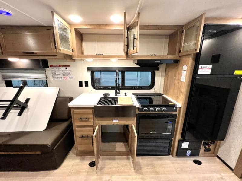 2025 Forest River 2025 Forest River Cherokee Grey Wolf Black Label - thumbnail 11