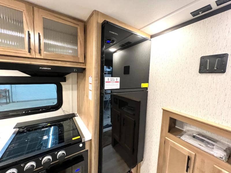 2025 Forest River 2025 Forest River Cherokee Grey Wolf Black Label - thumbnail 14